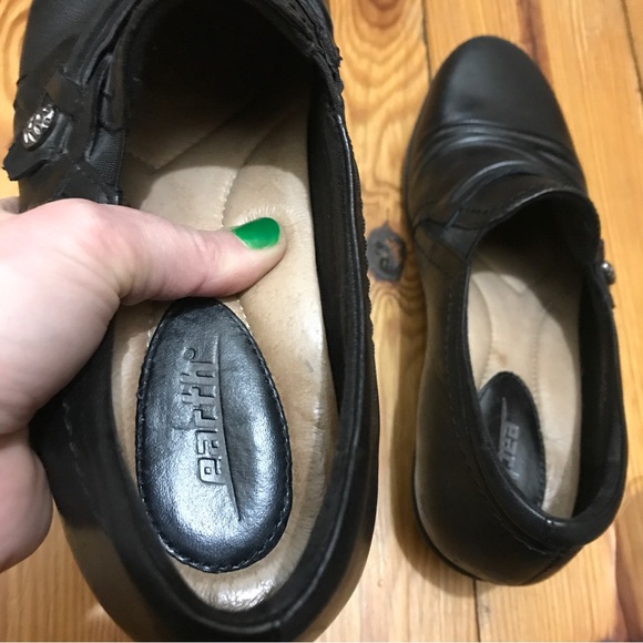 Earth Origins Black Leather Loafers, EUC, 8 - Picture 11 of 12